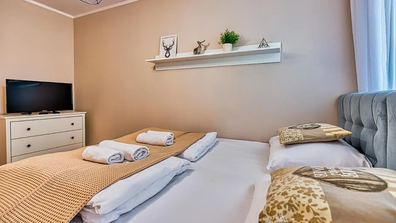 아파트 Apartament Emili - 5D Apartamenty 스클라르스카포렘바